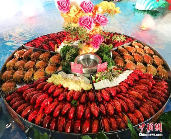 小龍蝦橫行德國柏林 政府鼓勵(lì)吃貨們大快朵頤！